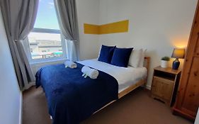 Spacious Apartment Close To City Centre